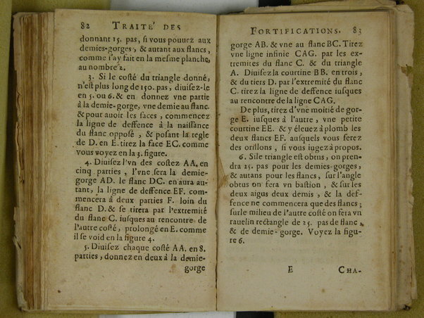 Traité des fortifications, ou Architecture militaire, tirée des place les plus estimées de ce temps, pour leurs fortifications. Diuisé en deux parties. La premiere vous met en main les plans, coupes & eleuations de quantité de placefort estimées, & tenuës pour tres-bien fortifiées. La seconde vous fournir des pratiques faciles pour en faire de semblables