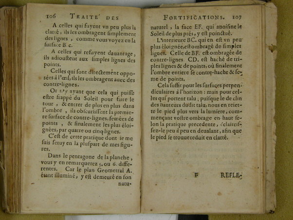 Traité des fortifications, ou Architecture militaire, tirée des place les plus estimées de ce temps, pour leurs fortifications. Diuisé en deux parties. La premiere vous met en main les plans, coupes & eleuations de quantité de placefort estimées, & tenuës pour tres-bien fortifiées. La seconde vous fournir des pratiques faciles pour en faire de semblables