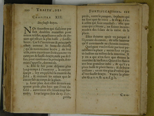 Traité des fortifications, ou Architecture militaire, tirée des place les plus estimées de ce temps, pour leurs fortifications. Diuisé en deux parties. La premiere vous met en main les plans, coupes & eleuations de quantité de placefort estimées, & tenuës pour tres-bien fortifiées. La seconde vous fournir des pratiques faciles pour en faire de semblables