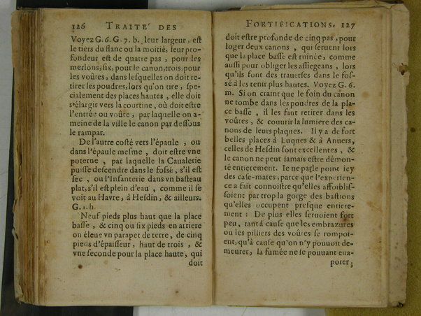 Traité des fortifications, ou Architecture militaire, tirée des place les plus estimées de ce temps, pour leurs fortifications. Diuisé en deux parties. La premiere vous met en main les plans, coupes & eleuations de quantité de placefort estimées, & tenuës pour tres-bien fortifiées. La seconde vous fournir des pratiques faciles pour en faire de semblables