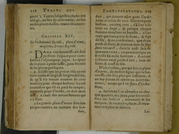 Traité des fortifications, ou Architecture militaire, tirée des place les plus estimées de ce temps, pour leurs fortifications. Diuisé en deux parties. La premiere vous met en main les plans, coupes & eleuations de quantité de placefort estimées, & tenuës pour tres-bien fortifiées. La seconde vous fournir des pratiques faciles pour en faire de semblables