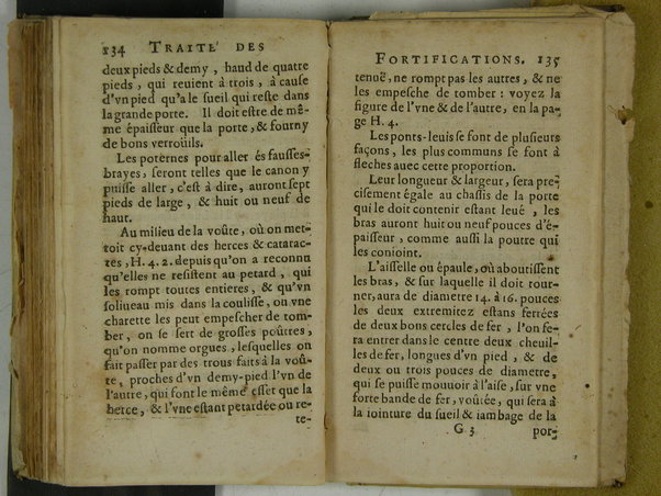 Traité des fortifications, ou Architecture militaire, tirée des place les plus estimées de ce temps, pour leurs fortifications. Diuisé en deux parties. La premiere vous met en main les plans, coupes & eleuations de quantité de placefort estimées, & tenuës pour tres-bien fortifiées. La seconde vous fournir des pratiques faciles pour en faire de semblables