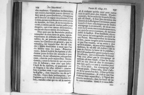 De l'incredulité, où l'on examine les motifs & les raisons génerales qui portent les incredules à rejetter la religion chrétienne. Avec deux lettres où l'on en prouve directement la verité. Par Jean Le Clerc