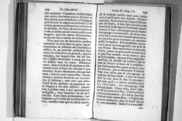 De l'incredulité, où l'on examine les motifs & les raisons génerales qui portent les incredules à rejetter la religion chrétienne. Avec deux lettres où l'on en prouve directement la verité. Par Jean Le Clerc