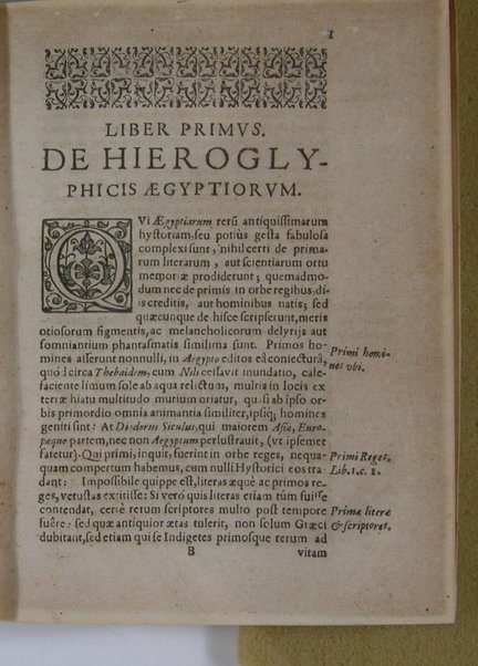 Arcana arcanissima hoc est Hieroglyphica Aegyptio-Graeca, vulgo necdum cognita, ad demonstrandam falsorum apud antiquos deorum, dearum, heroum, animantium & institutorum pro sacris receptorum, originem, ex vno Aegyptiorum artificio, quod aureum animi et corporis medicamentum peregit, deductam, vnde tot poëtarum allegoriae, scriptorum narrationes fabulosae et per totam Encyclopaediam errores sparsi clarissima veritatis luce manifestantur, suaeque tribui singula restituuntur, sex libris exposita authore Michaele Maiero ...