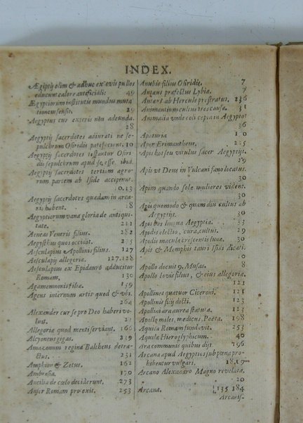 Arcana arcanissima hoc est Hieroglyphica Aegyptio-Graeca, vulgo necdum cognita, ad demonstrandam falsorum apud antiquos deorum, dearum, heroum, animantium & institutorum pro sacris receptorum, originem, ex vno Aegyptiorum artificio, quod aureum animi et corporis medicamentum peregit, deductam, vnde tot poëtarum allegoriae, scriptorum narrationes fabulosae et per totam Encyclopaediam errores sparsi clarissima veritatis luce manifestantur, suaeque tribui singula restituuntur, sex libris exposita authore Michaele Maiero ...