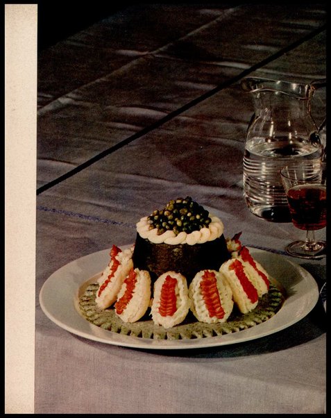 Provate anche voi signora! : il segreto di una buona tavola rivelato assistendo alla preparazione di otto pranzi / testo di Giulio Crosti