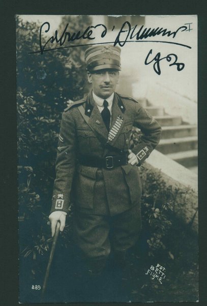 Cartolina postale con fotografia di Gabriele D'Annunzio in divisa militare
