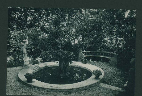 Fotografia di fontana del parco del Vittoriale